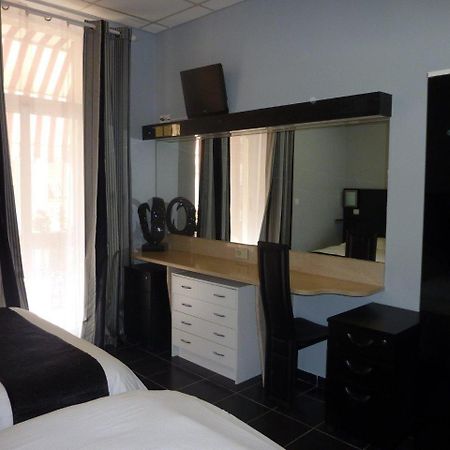 Hotel Villa Boeri โบโซเลย ภายนอก รูปภาพ